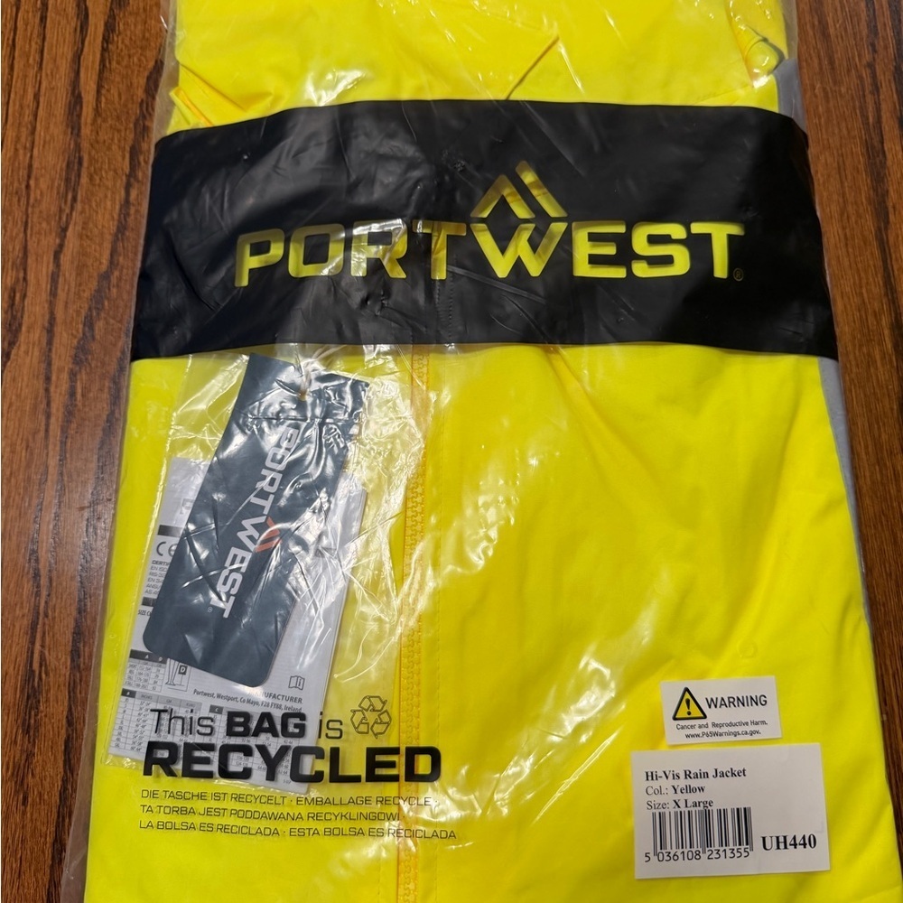Portwest UH440 XL Waterproof Hi Vis Rain Jacket Reflective Lightweight Safety - Picture 4 of 7
